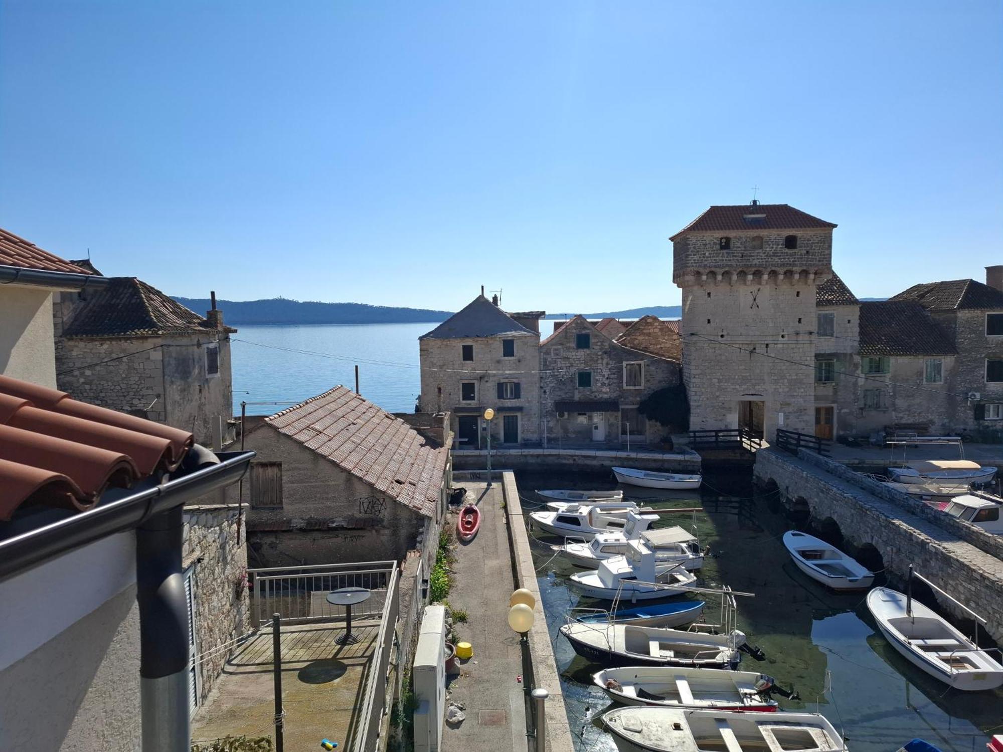 Apartment Kastilac Kaštela Eksteriør bilde